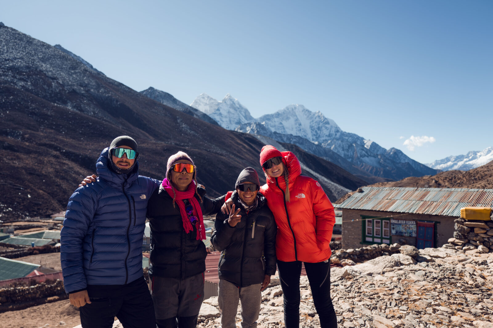 Dingboche und Ama Dablam über dem Nebelmeer